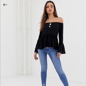 Off the shoulder bell sleeve black shirt